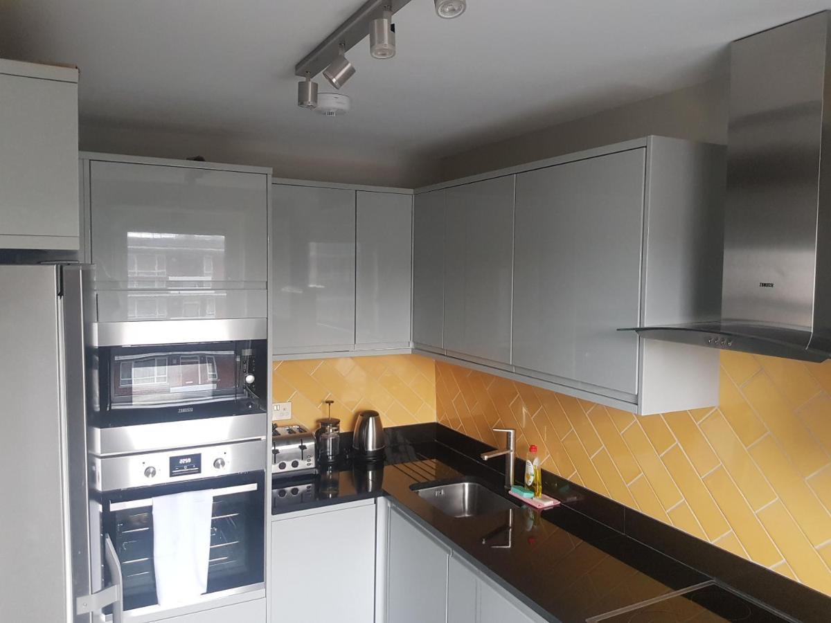 Beautiful 3-Bedroom Flat With Stunning Views ลอนดอน ภายนอก รูปภาพ