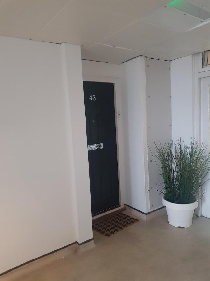 Beautiful 3-Bedroom Flat With Stunning Views ลอนดอน ภายนอก รูปภาพ